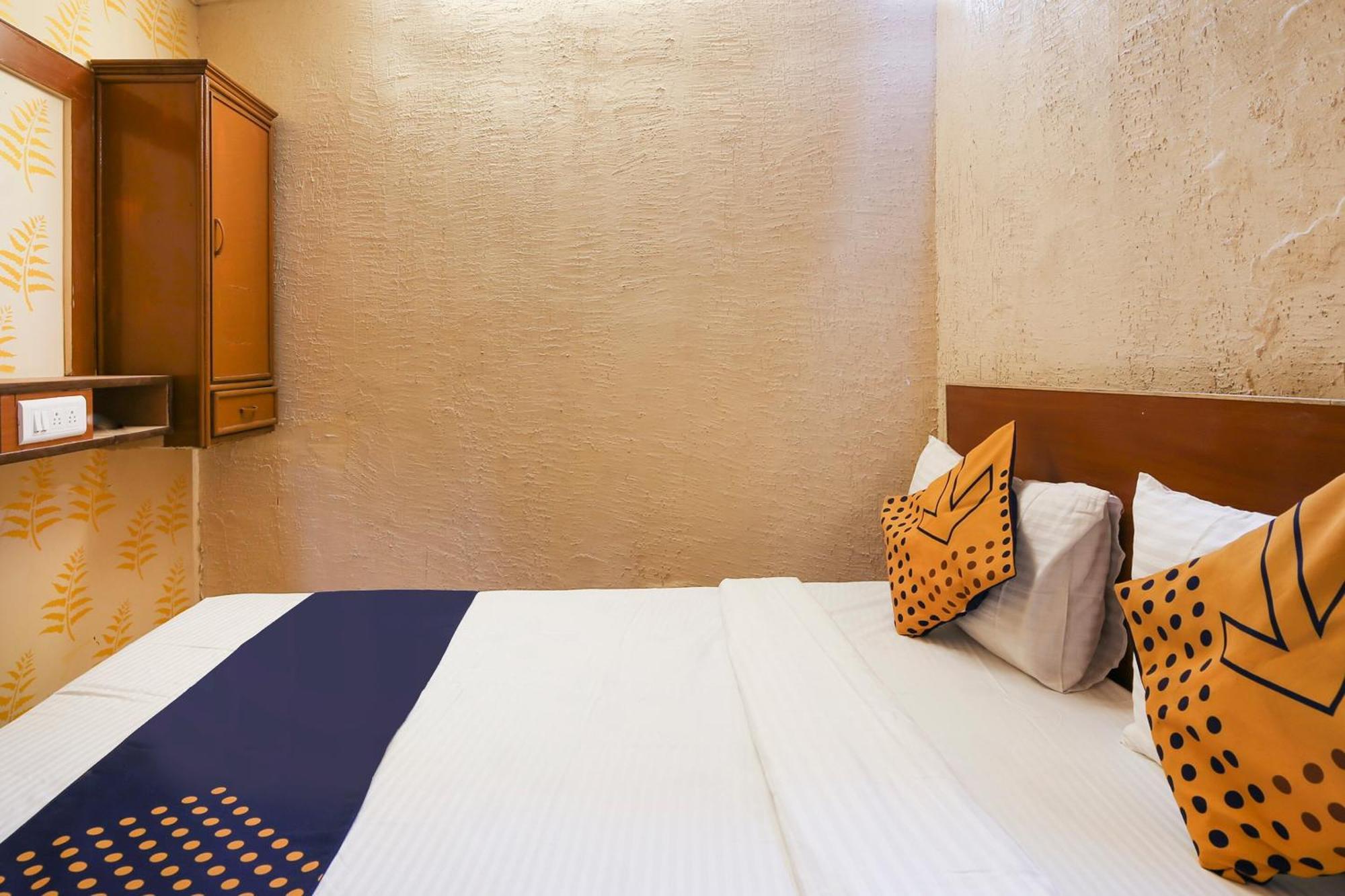 Hotel O Super Guest House Ahmedabad Exterior foto