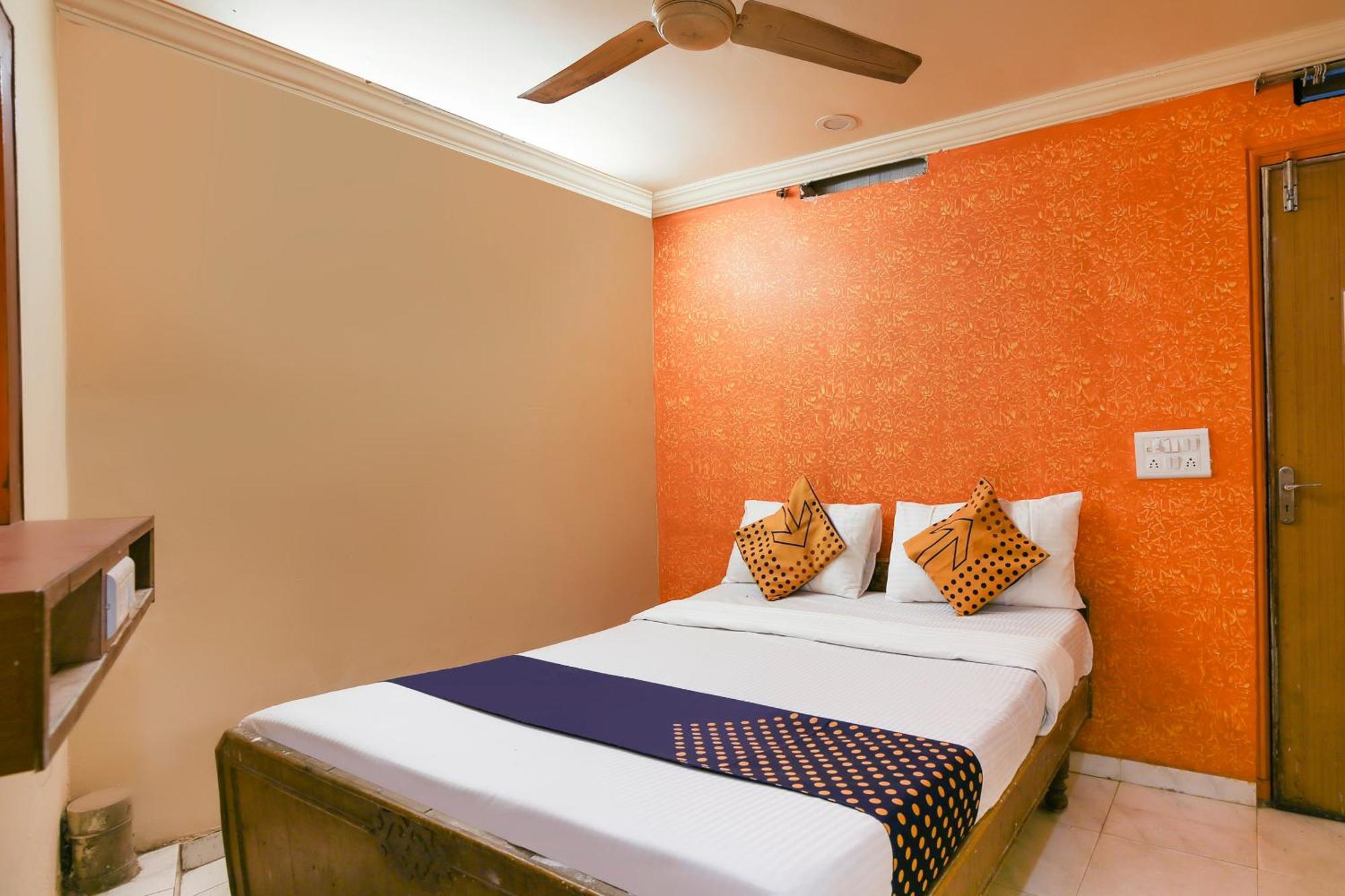 Hotel O Super Guest House Ahmedabad Exterior foto