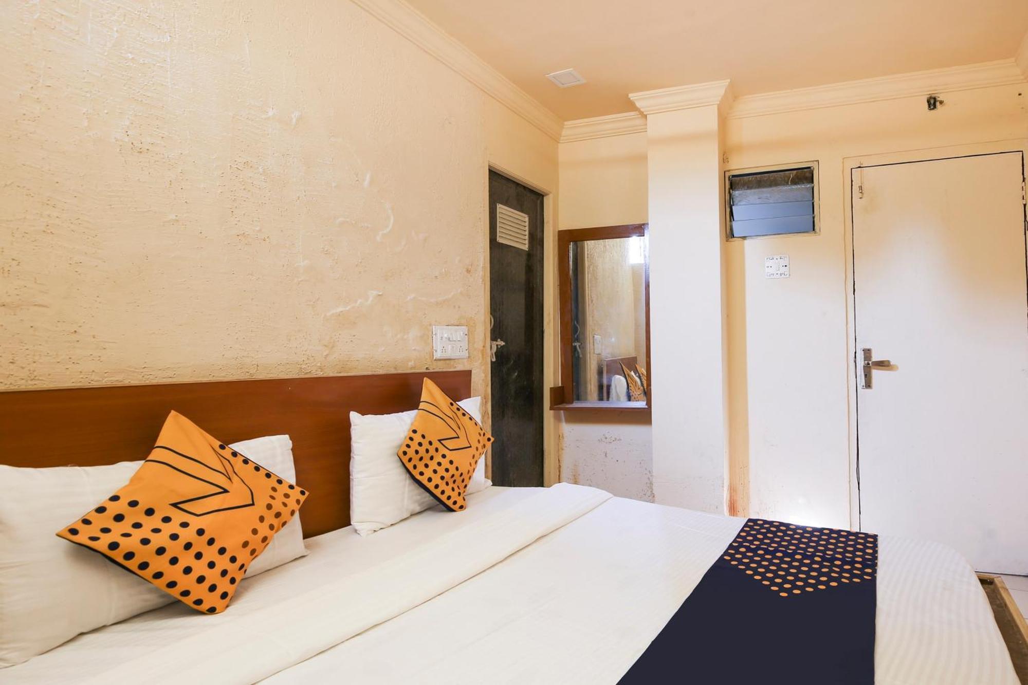 Hotel O Super Guest House Ahmedabad Exterior foto